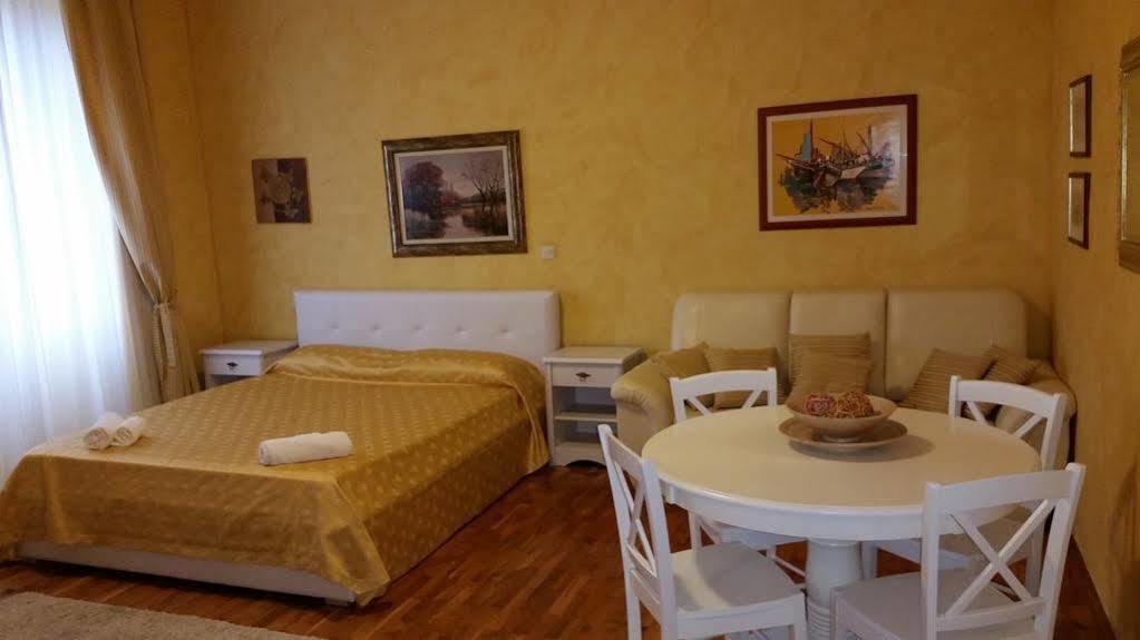 Apartments Villa Rossella 1 Rovinj Exterior photo